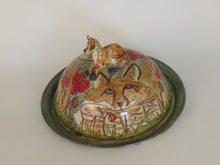 Load image into Gallery viewer, Cheese dish depicting Fox
